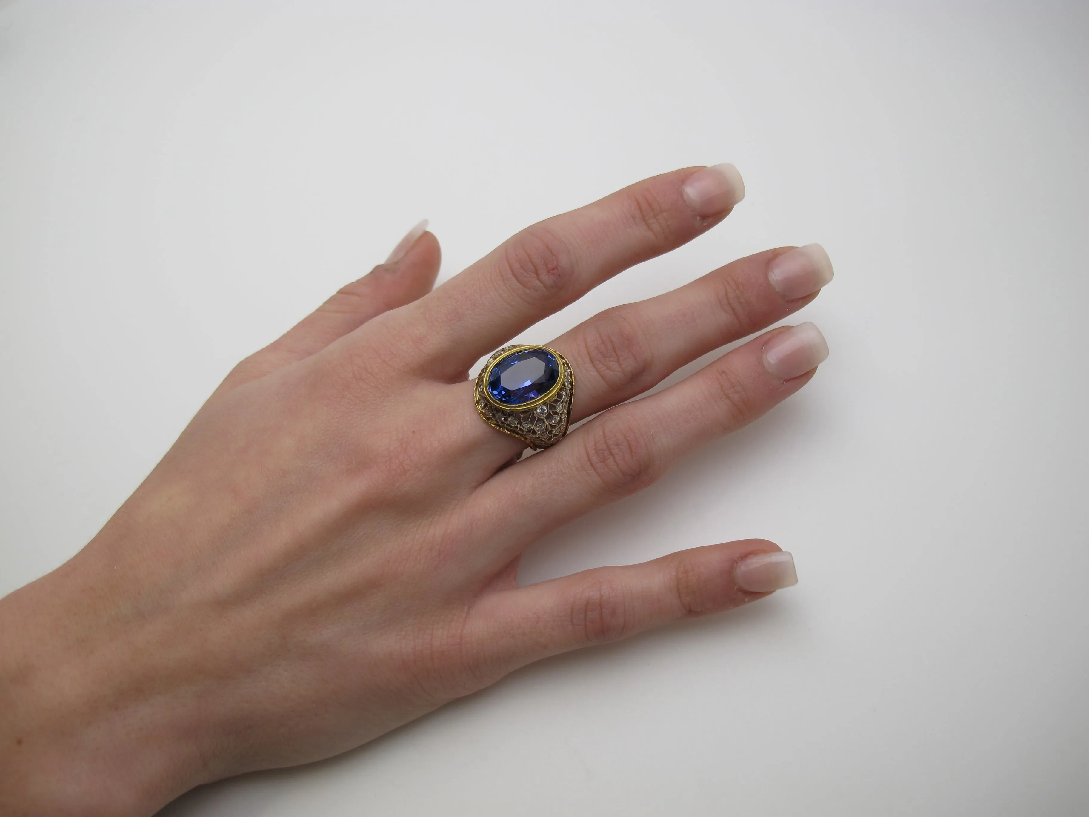 8.25 Carat Tanzanite and Diamond Florentine Design Cocktail Ring