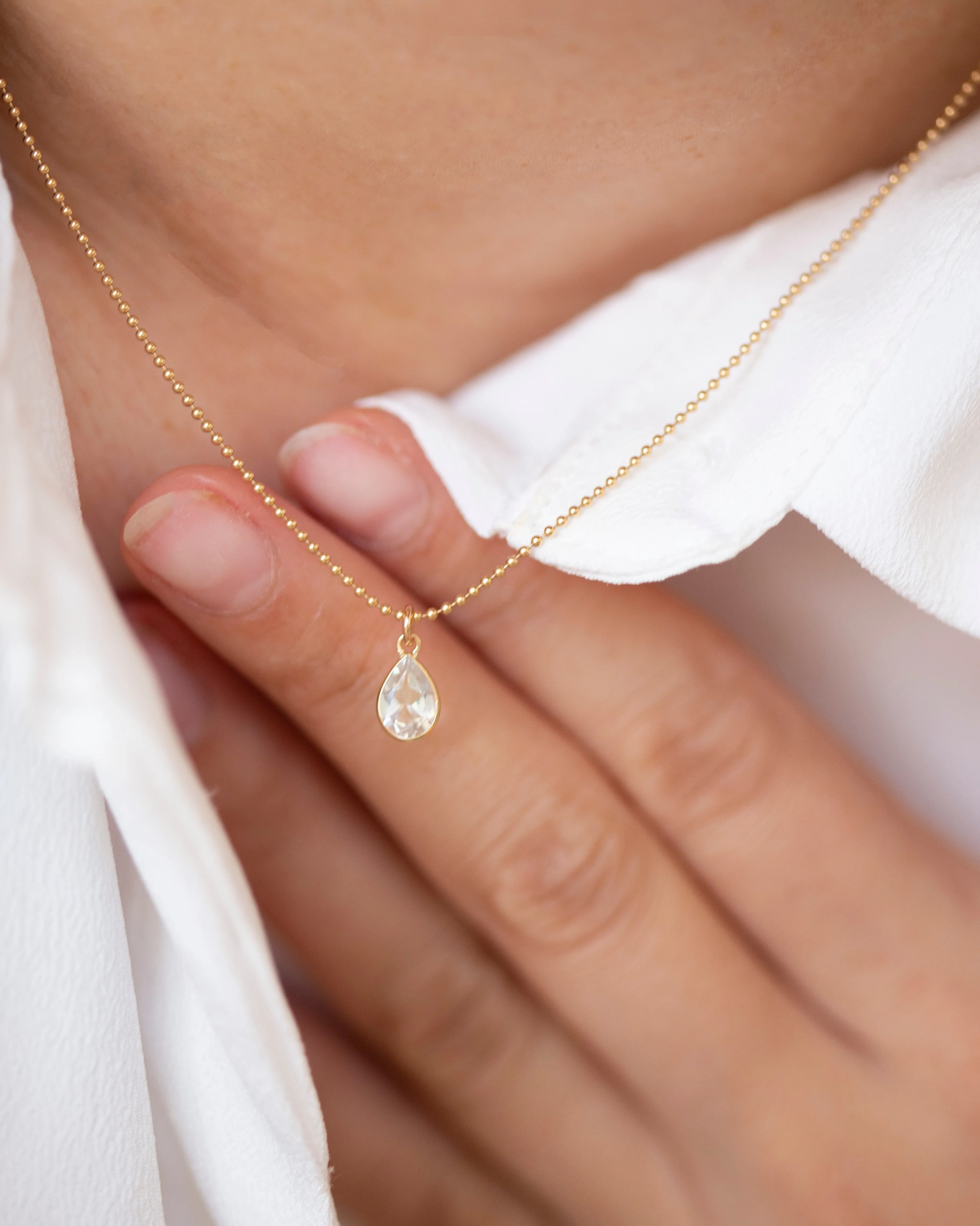 Tear drop pendant necklace
