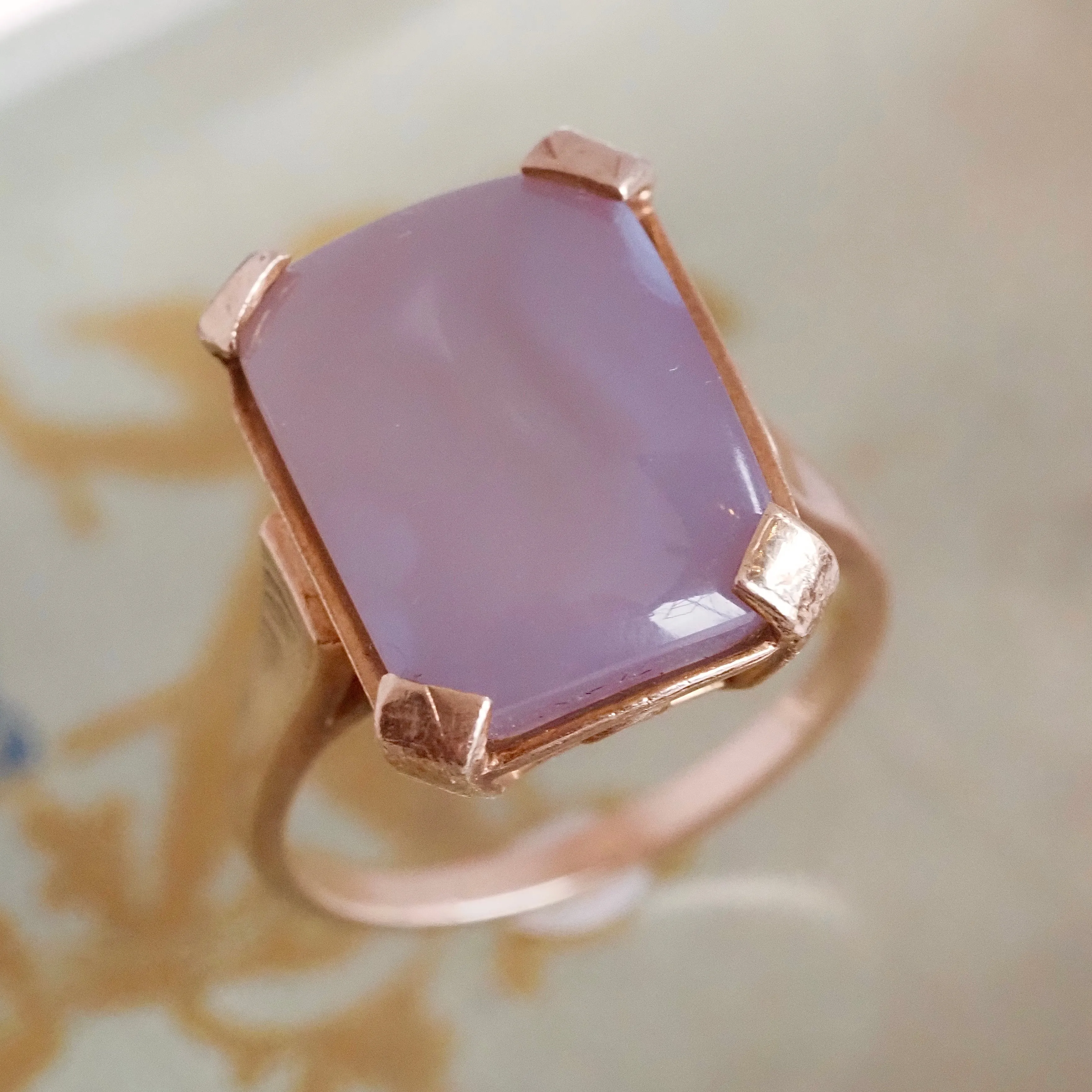 Vintage c. 1940s/1950s Blue Lavender Agate 10k Gold Ring