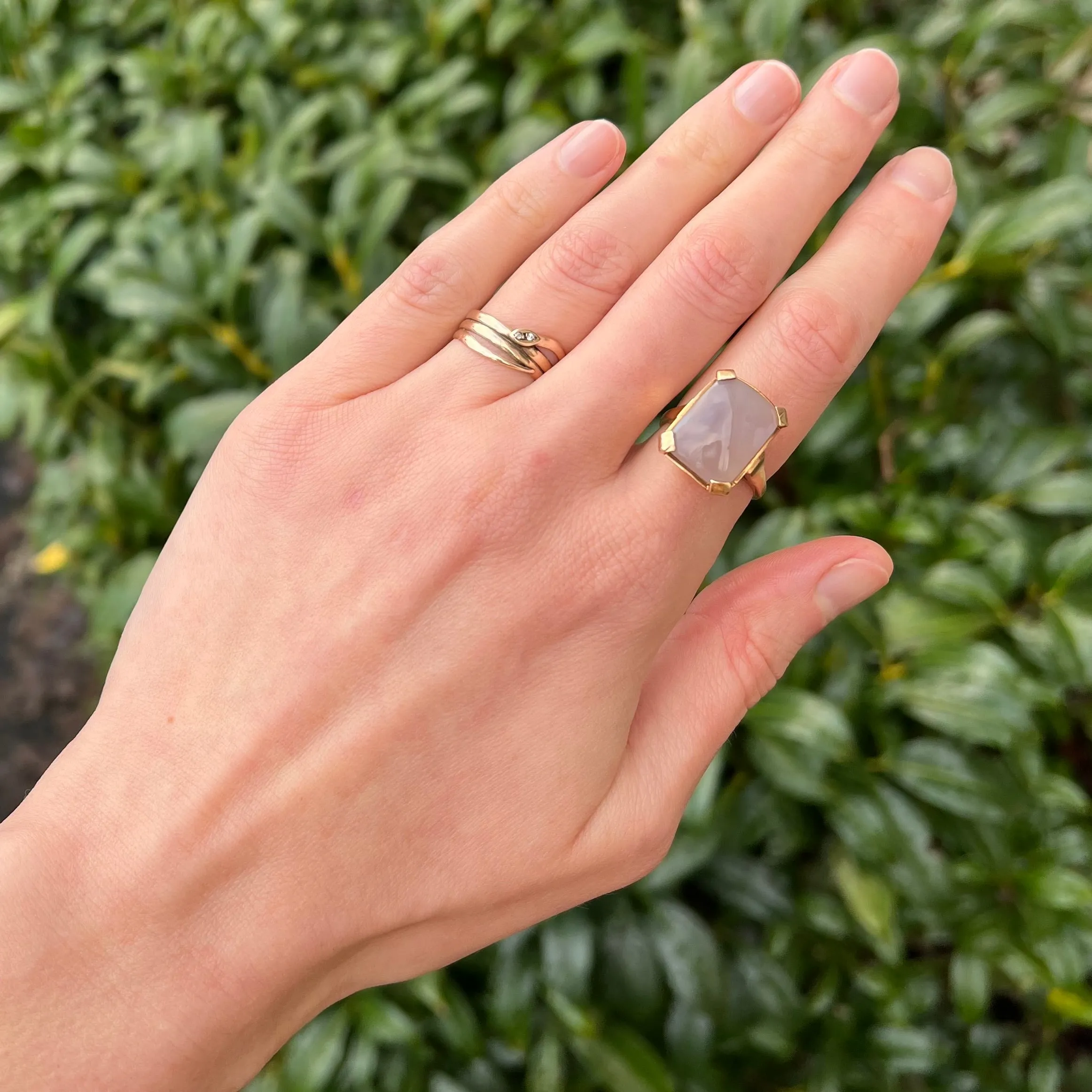 Vintage c. 1940s/1950s Blue Lavender Agate 10k Gold Ring